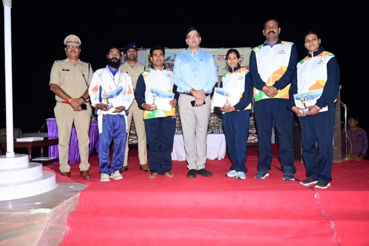विगत 01 माह से आयोजित पुलिस परिवार के बच्चों के लिए किए जा रहे समर कैम्प का समापन