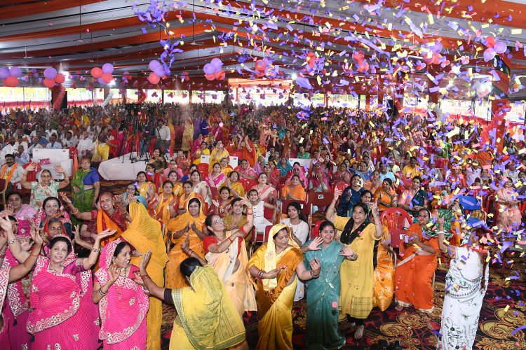 महामण्डलेश्वर स्वामी श्री चिदम्बरानंदजी सरस्वती की कथा में कृष्णमय हुआ कथा पांडाल पांडाल में गुंजी कृष्ण जन्मोत्सव की गूंज
