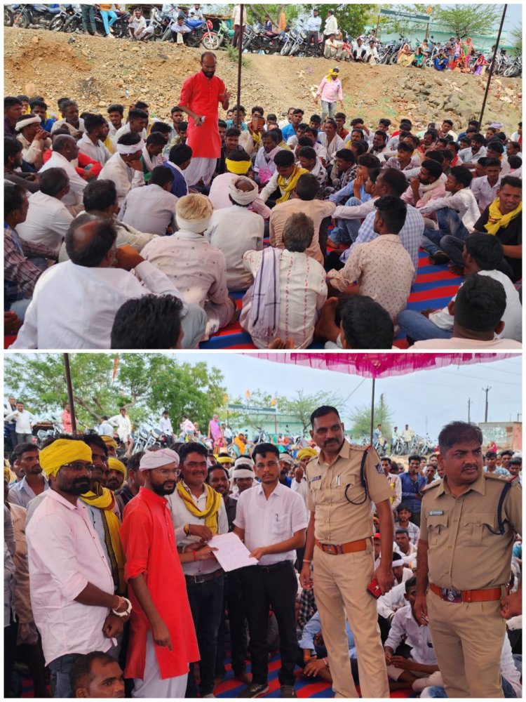 जिले के बाजना में जयस ने की आदिवासी जागरण सभा जिसमें राष्ट्रपति और मुख्यमंत्री के नाम तहसीलदार को ज्ञापन सौंपा