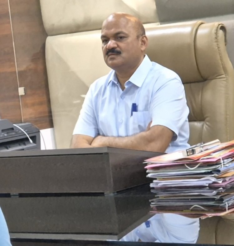 DM का आदेश बना विवादित मुद्दा: पश्चिम बंगाल के कारीगरों को संदिग्ध ठहराने पर संवैधानिक सवाल।